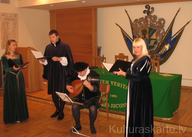 Senās mūzikas ansamblis „CANTO”